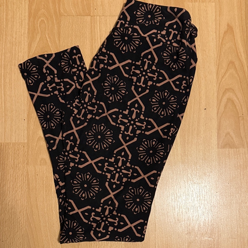 LuLaRoe Black and Pink Patterned Leggings